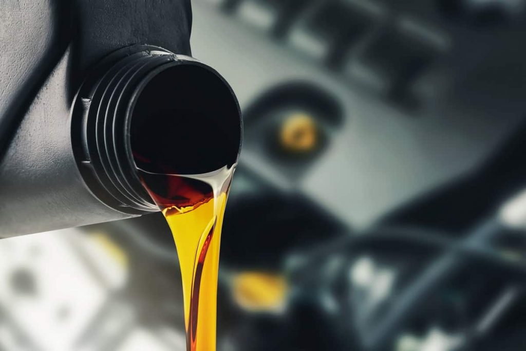 Motorcycle Oil vs Car Oil - motorgearlab.com